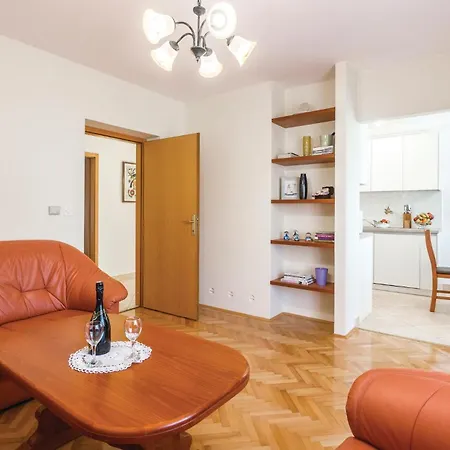 Amazing In With Kitchen Apartment